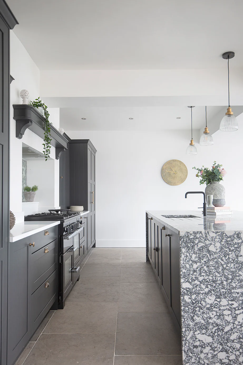 Chartwell Grey Softly Aged Limestone Tiles - Image 3