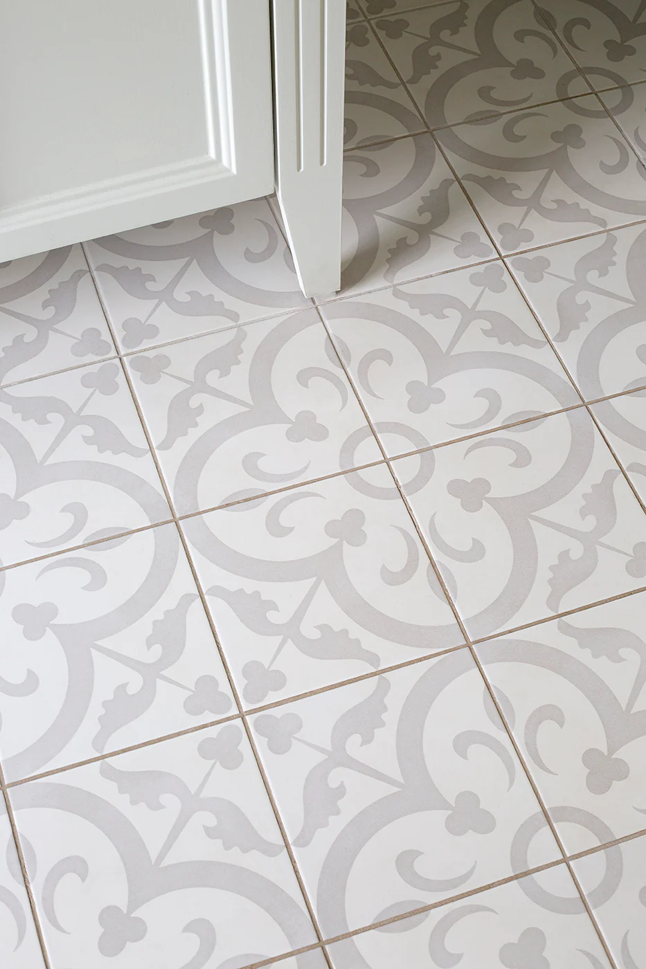 Clarence Mews Decorative Patterned Tiles - Image 4
