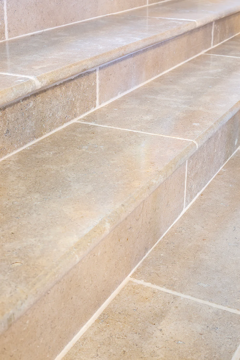 Dijon Tumbled Limestone Tiles - Image 18