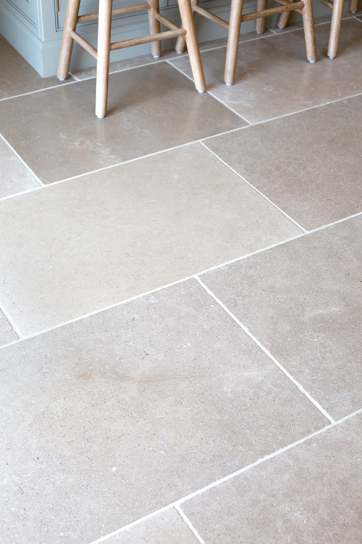 Dijon Tumbled Limestone Tiles - Image 20