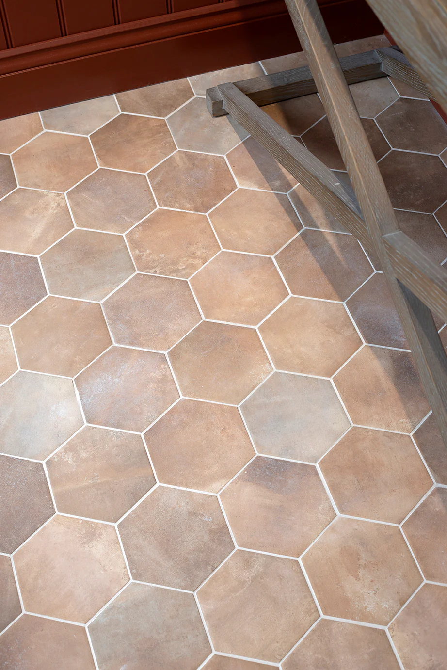 Oliva Rojo Hexagon Terracotta Effect Tiles - Image 2