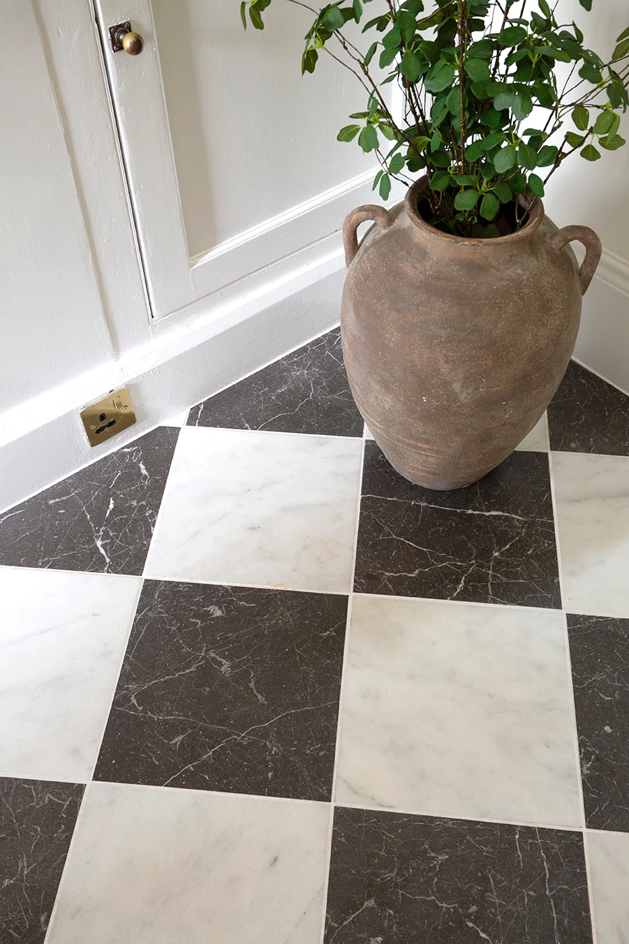 Riviera Black Honed Marble Tiles - Image 11