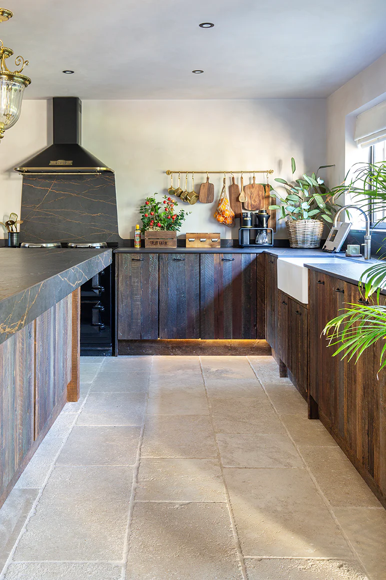 Sorrento® Aged Tumbled Limestone Tiles - Image 11