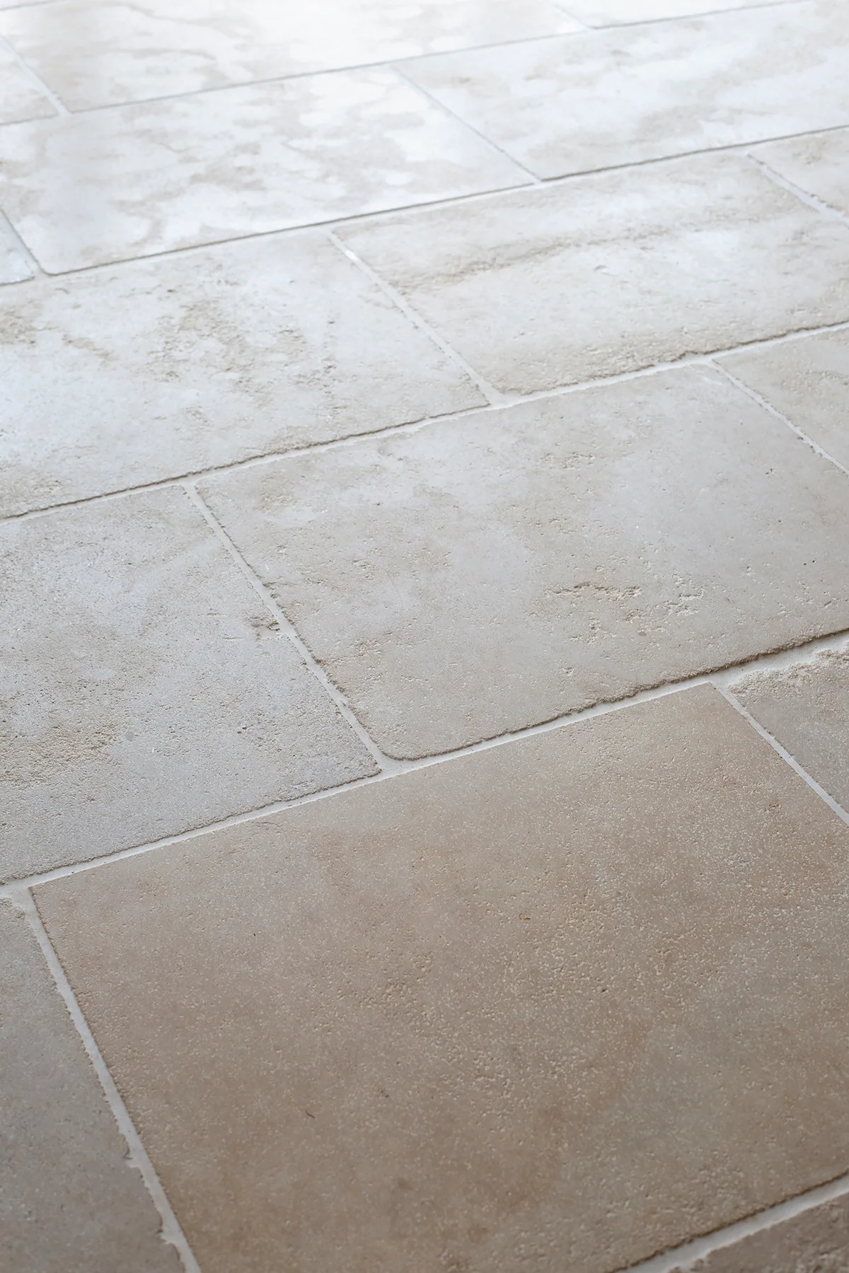 Sorrento® Aged Tumbled Limestone Tiles - Image 20